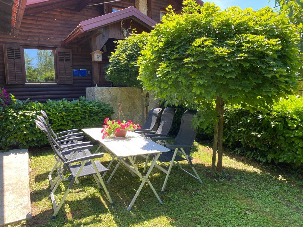 4Trees Holiday House Szluin Kültér fotó