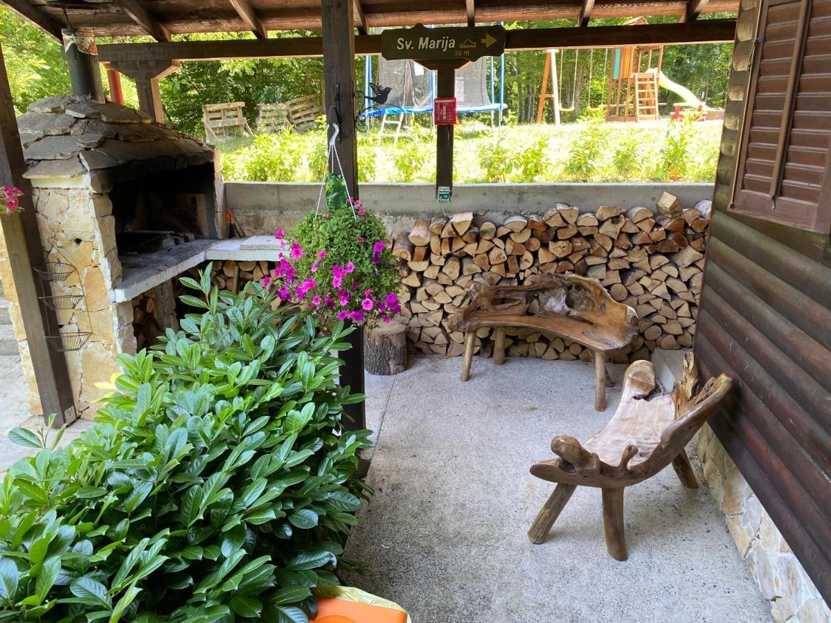 4Trees Holiday House Szluin Kültér fotó