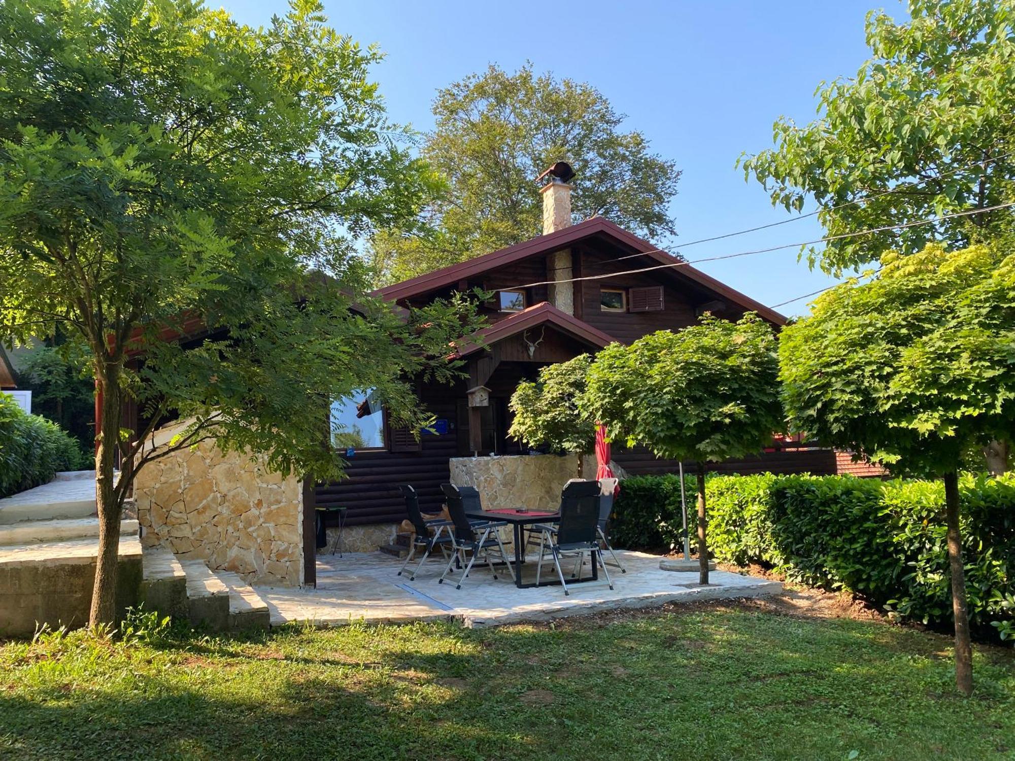 4Trees Holiday House Szluin Kültér fotó
